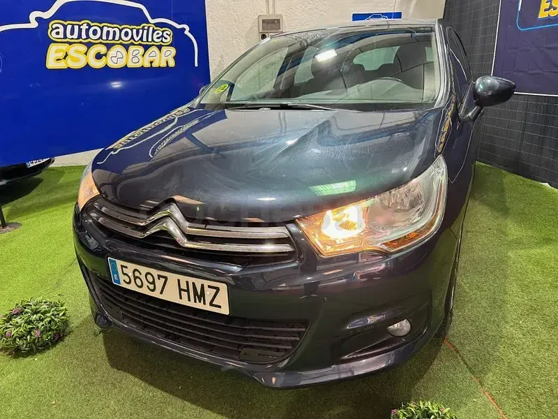 Begagnad Citroën C4 112 HK (82 kW) 2012 Grå Sedan