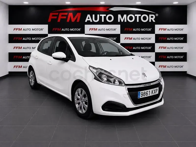 Usado Peugeot 208 Active 82 CV (60 kW) 2019 Blanco Utilitario