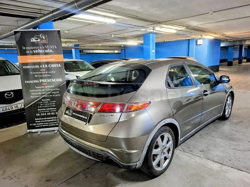 Usado Honda Civic Comfort 140 CV (102 kW) 2007 Beige Berlina