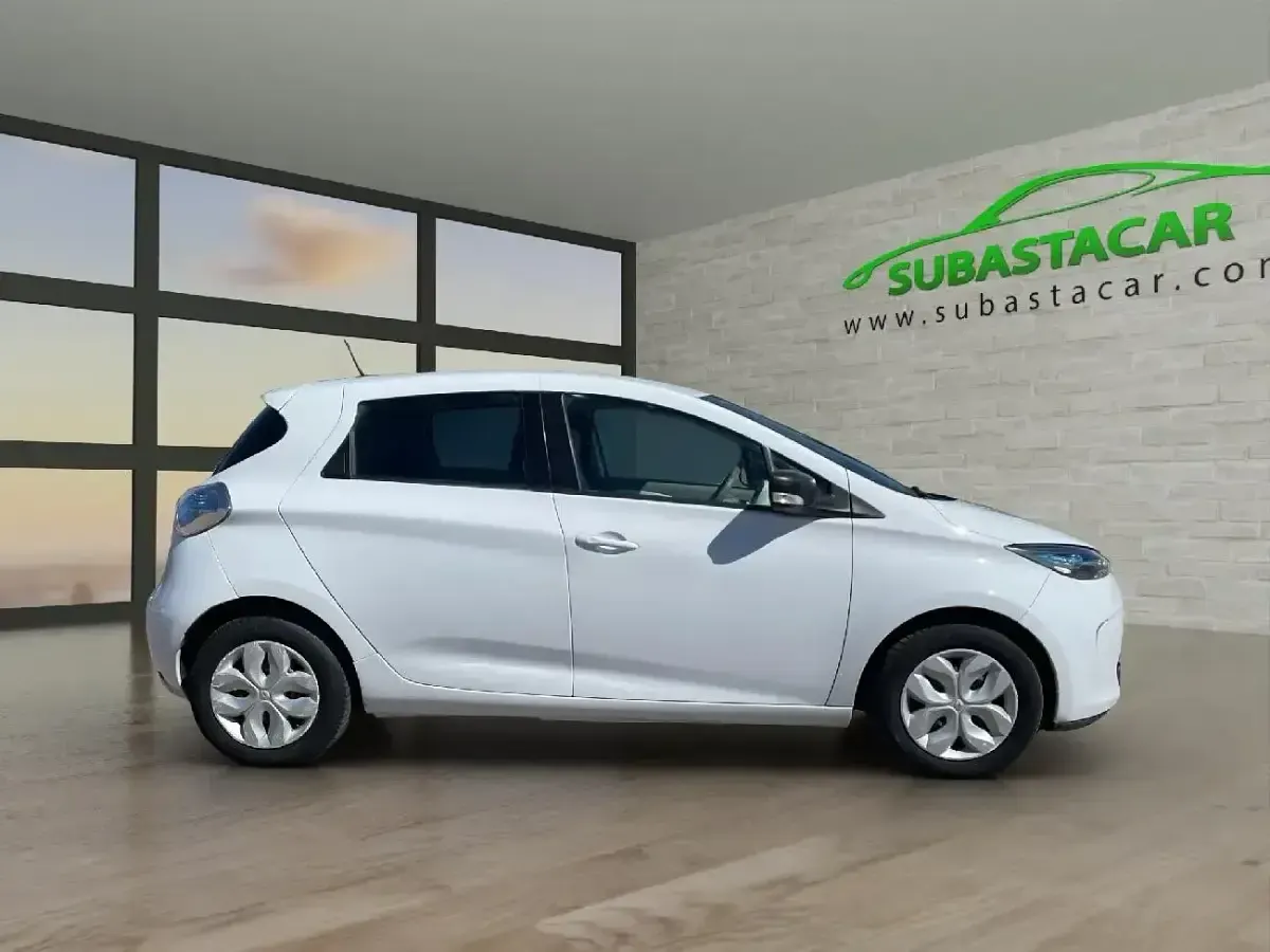Usado Renault Zoe Life 67 kW (92 CV) 2018 Blanco Utilitario