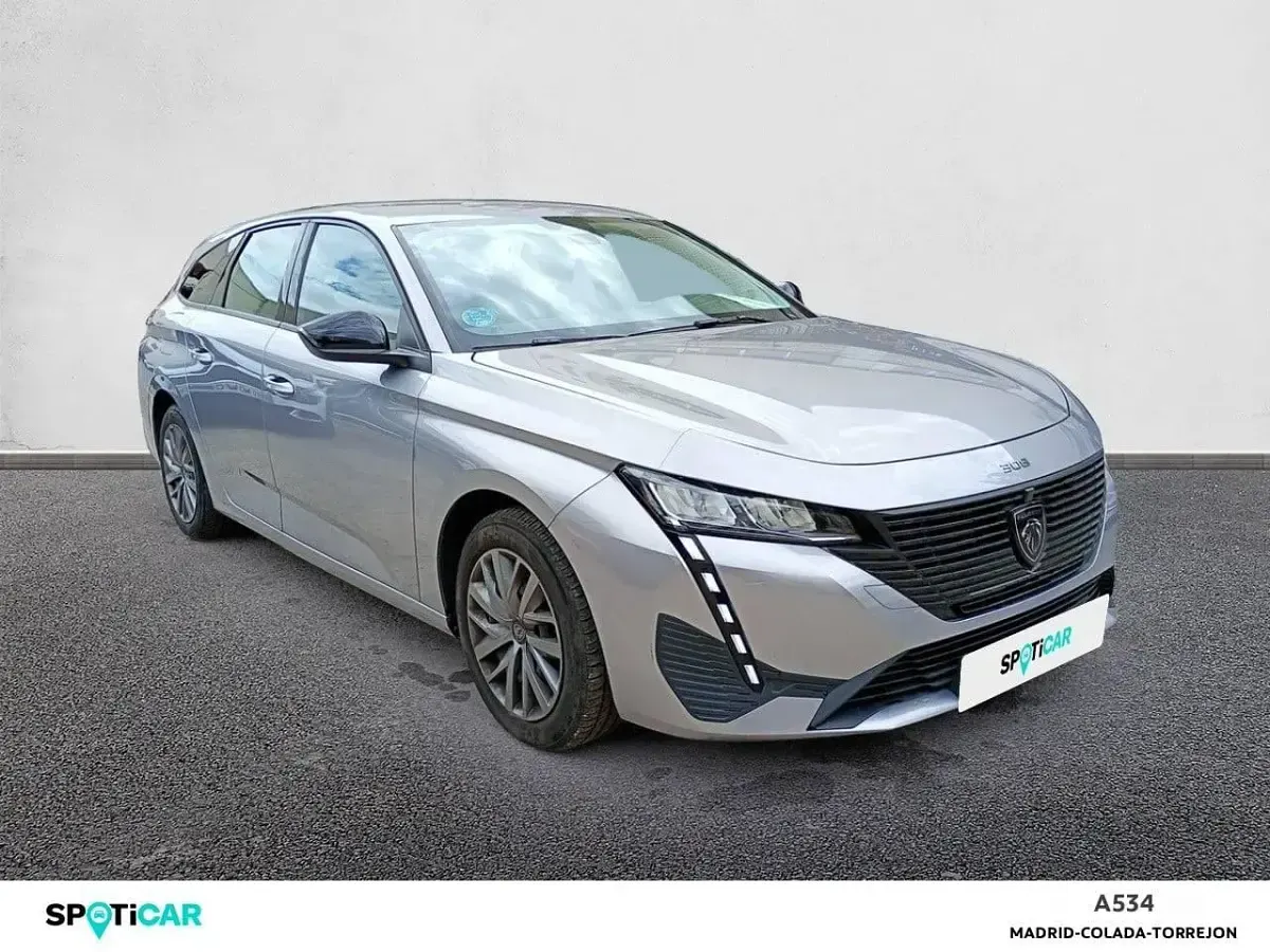 Usado Peugeot 308 SW Active 110 CV (80 kW) 2022 Gris Familiar