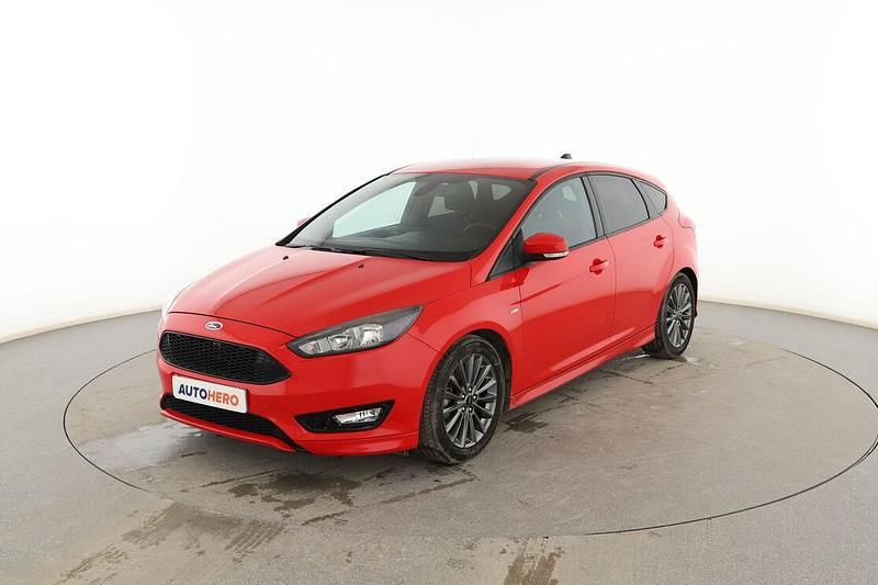 Usado Ford Focus ST-Line 120 CV (88 kW) 2017 Rojo Berlina