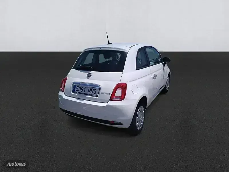 Usado Fiat 500 70 CV (51 kW) 2022 Blanco Utilitario
