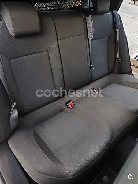 Usado Opel Insignia Selective 136 CV (100 kW) 2016 Blanco Familiar