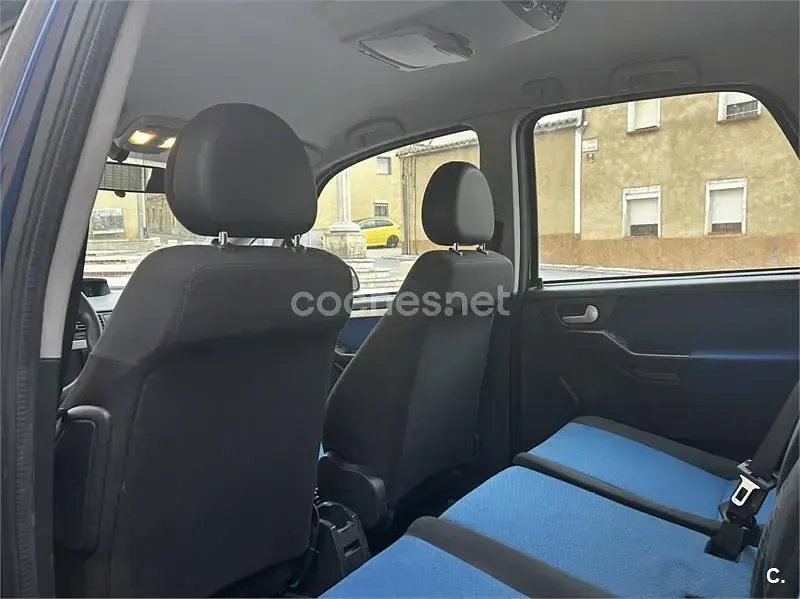 Usado Opel Meriva Cosmo 100 HP (73 kW) 2005 Azul Monovolume