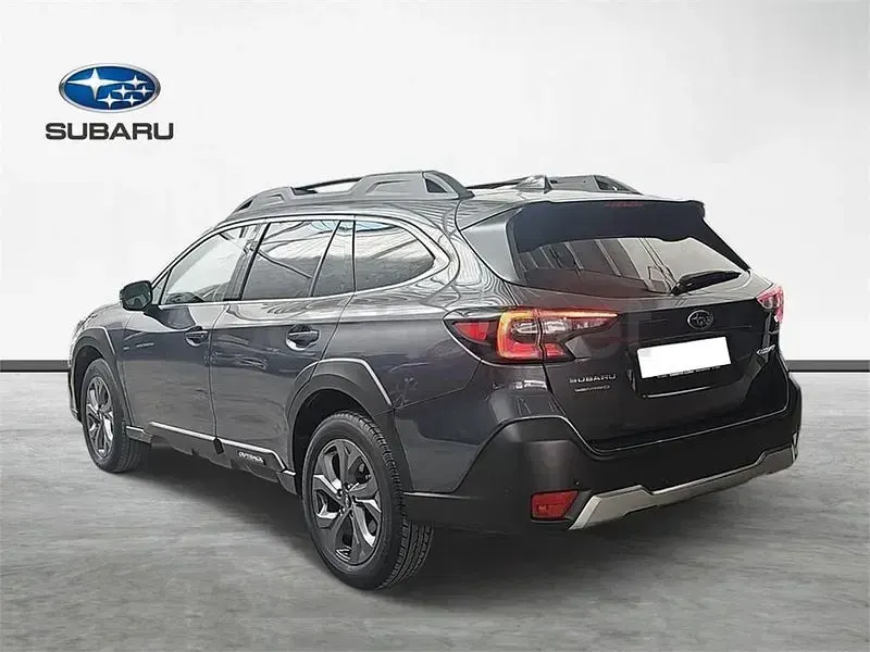 Usado Subaru Outback Sport 169 CV (124 kW) 2022 Gris / plata Familiar