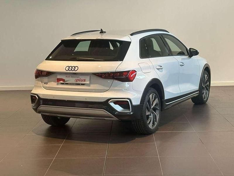 Käytetty Audi A3 150 HP (110 kW) 2025 Valkoinen Katumaasturi