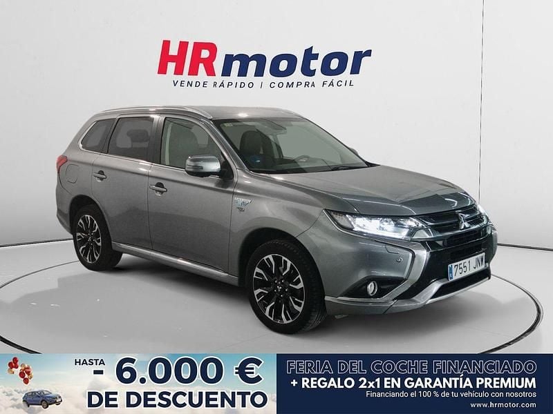 Gris Usado 2016 Mitsubishi Outlander P-HEV SUV | 14.490 € (Precio justo) - Imagen 1/4