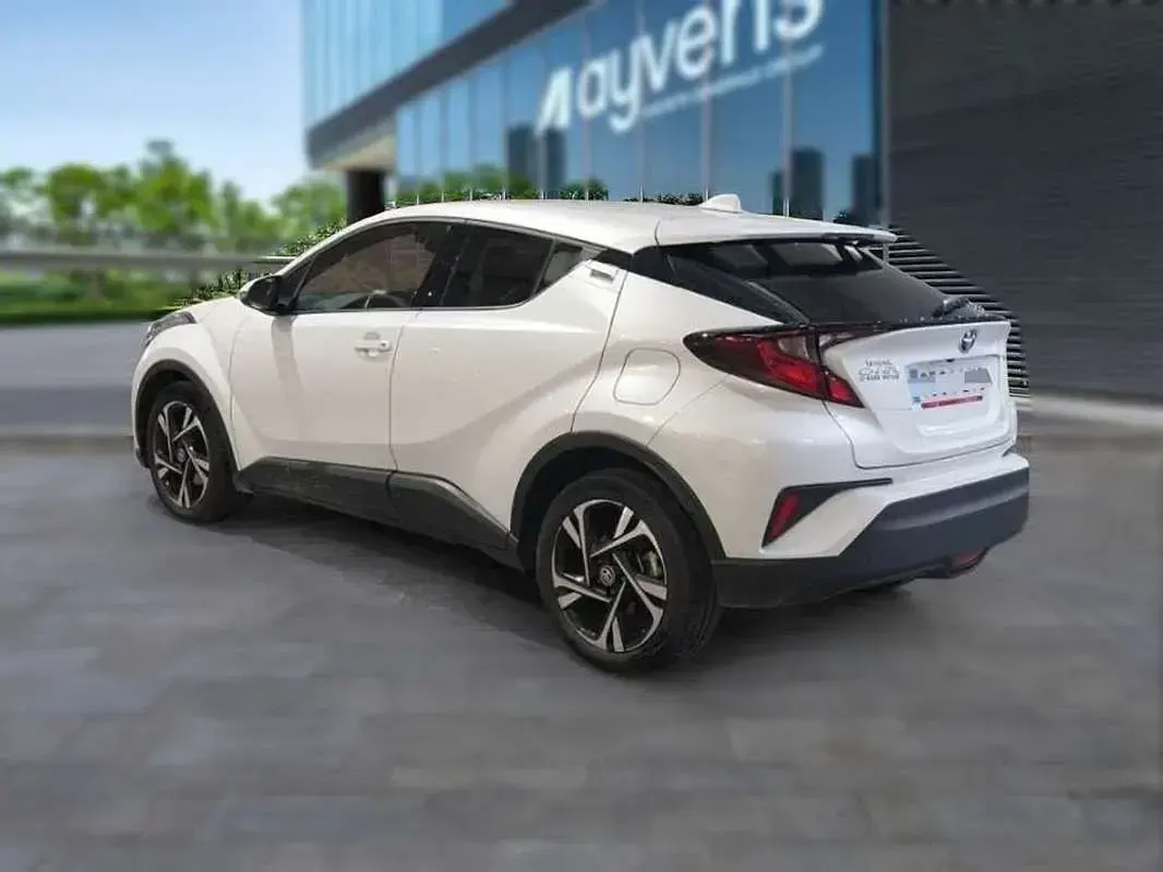 Usado Toyota C-HR+ Advance 98 CV (72 kW) 2022 Blanco SUV