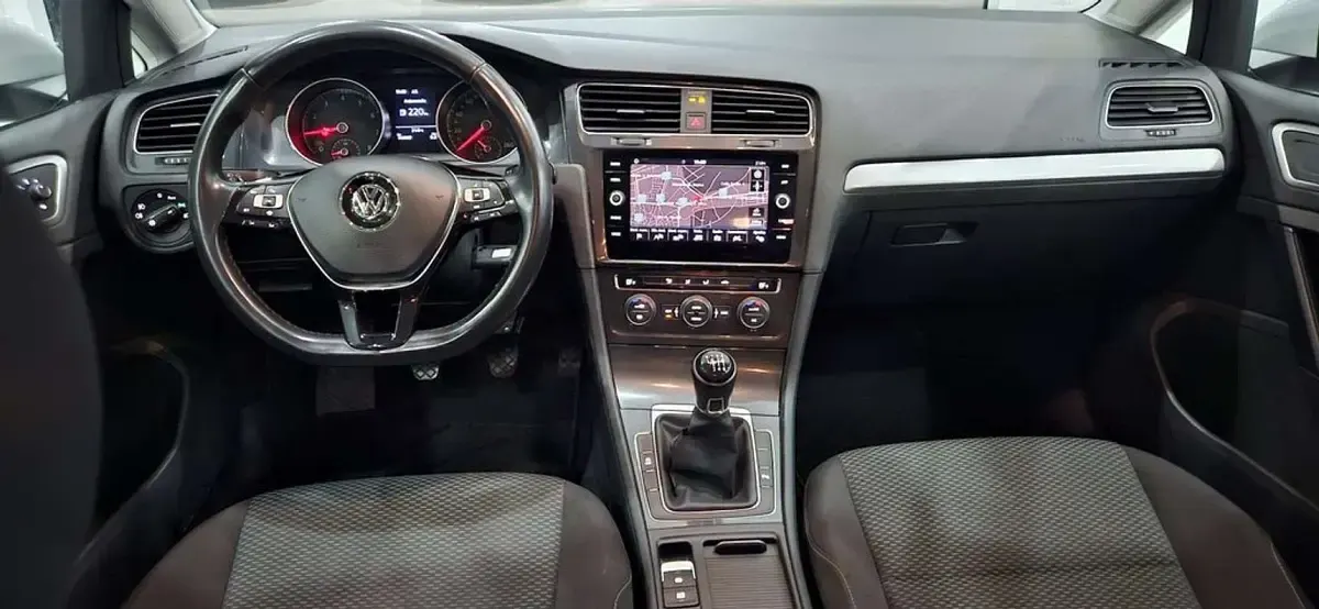 Usado VW Golf VII 110 CV (80 kW) 2019 Blanco Utilitario