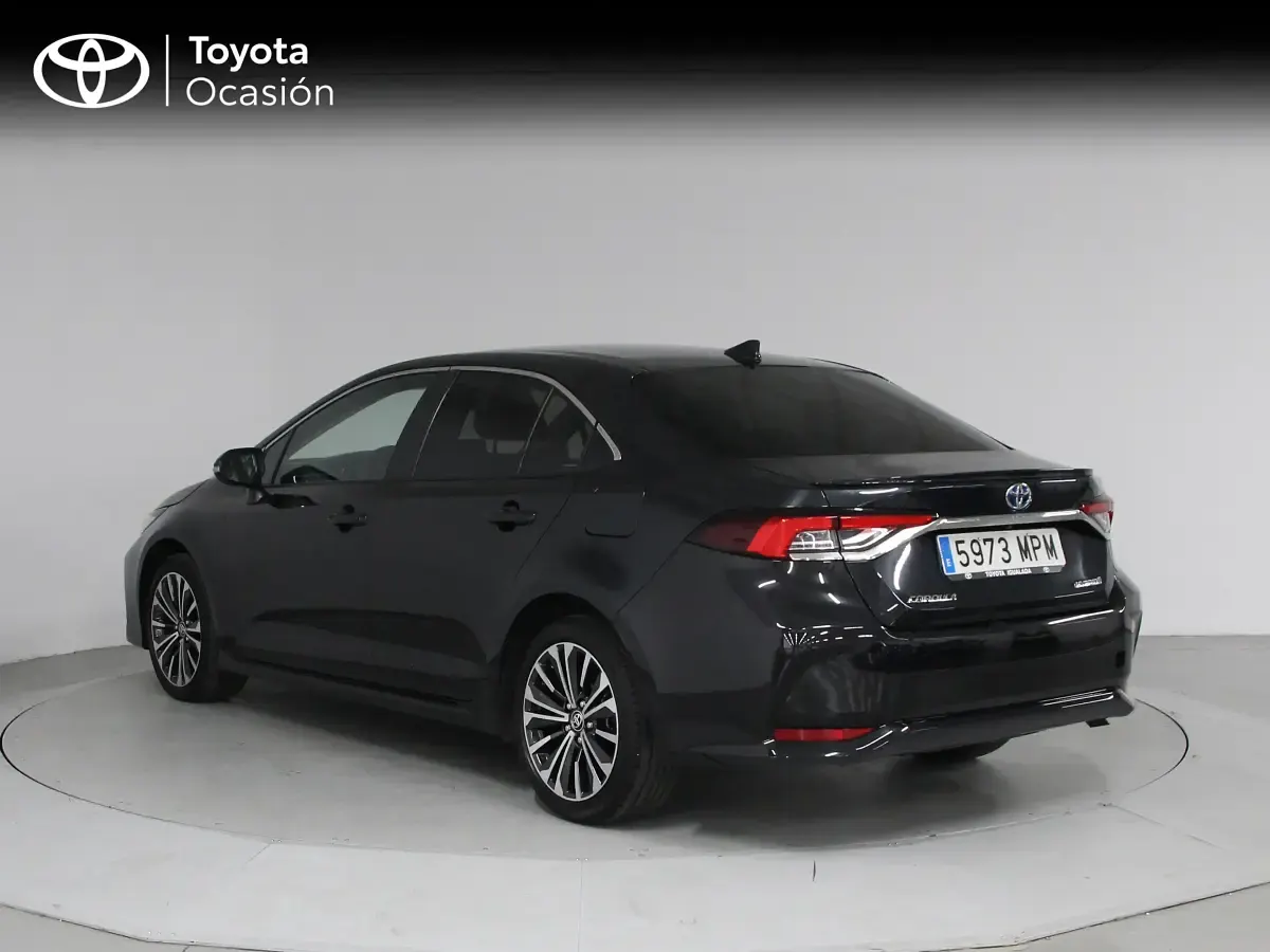 Käytetty Toyota Corolla Style 140 HP (102 kW) 2024 Musta Sedan