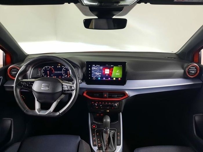 Usado Seat Arona FR 110 CV (80 kW) 2023 Rojo SUV