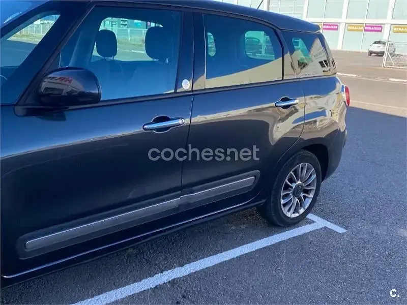 Usado Fiat 500L Living 85 CV (62 kW) 2014 Negro Monovolumen