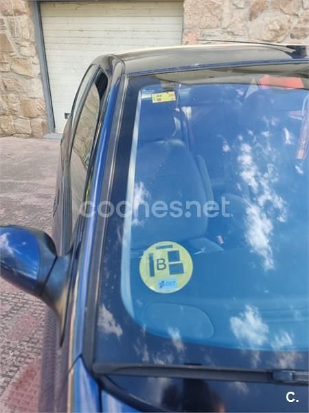 Usado Peugeot 406 138 CV (101 kW) 2002 Azul Berlina