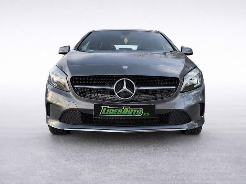 Käytetty Mercedes A180 109 HP (80 kW) 2017 Peessi Sedan