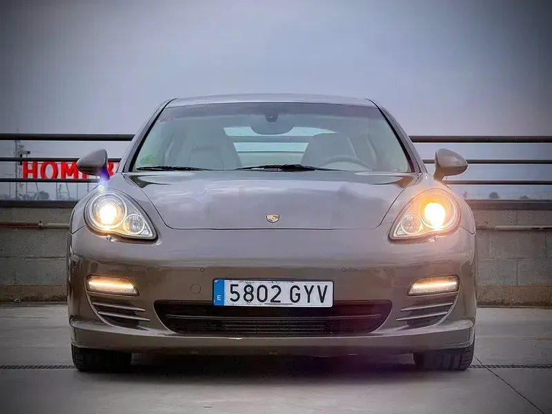 Usado Porsche Panamera 299 CV (219 kW) 2010 Beige Utilitario