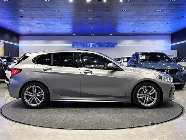 Usado BMW 118 M Sport 140 CV (102 kW) 2022 Gris Utilitario