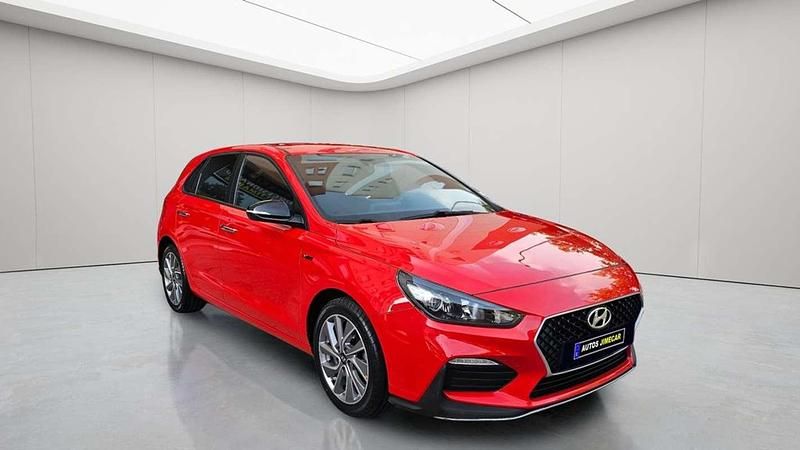 Usado Hyundai i30 N Line 120 CV (88 kW) 2019 Rojo Berlina