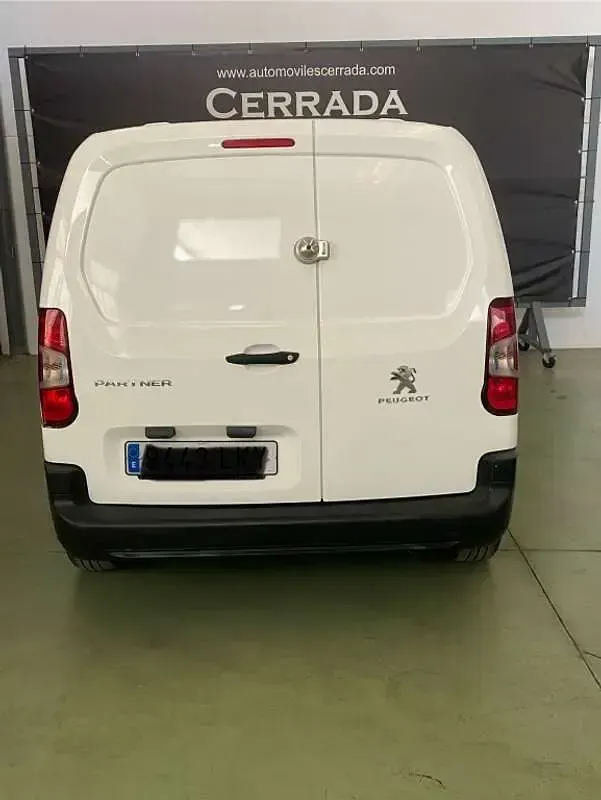 Usado Peugeot Partner 102 CV (75 kW) 2020 Blanco Monovolumen