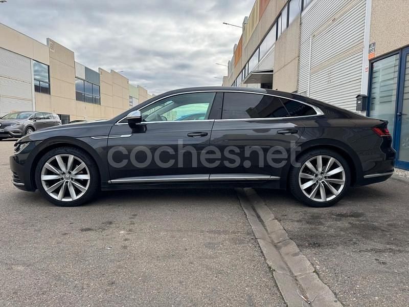 Usado VW Arteon Elegance 190 CV (139 kW) 2019 Gris / plata Berlina