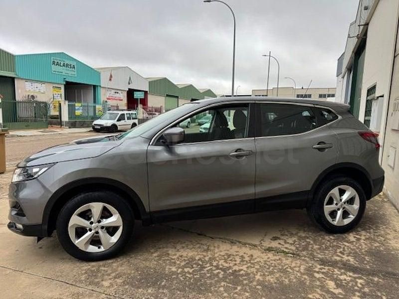 Usado Nissan Qashqai Acenta 115 CV (84 kW) 2019 Gris / plata SUV