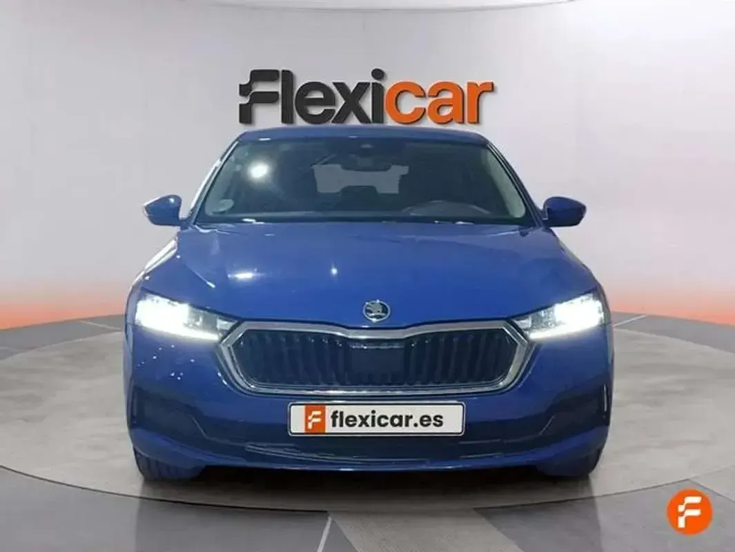 Usado Skoda Octavia Active 116 CV (85 kW) 2022 Azul Berlina