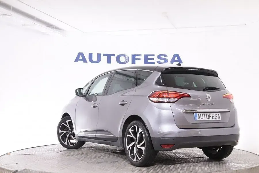 Usado Renault Scénic Intens 120 CV (88 kW) 2020 Gris titanio