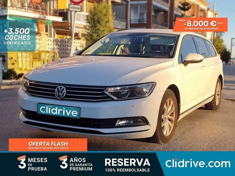 Usado VW Passat Advance 150 CV (110 kW) 2018 Blanco Familiar