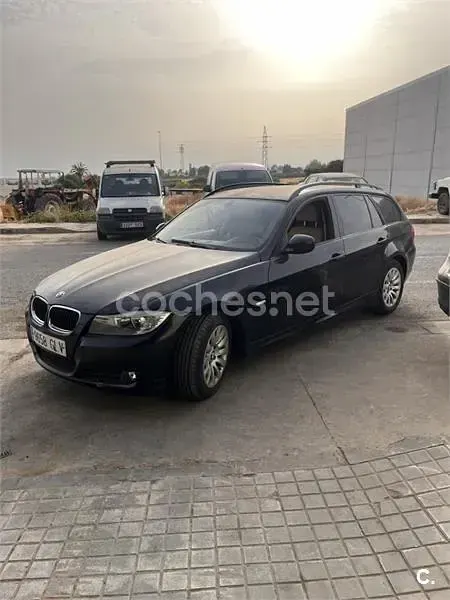 Usado BMW 318 143 CV (105 kW) 2009 Negro Familiar