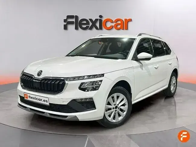 Usado Skoda Kamiq Selection 115 CV (84 kW) 2024 Blanco SUV