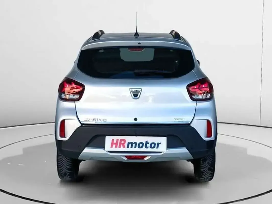 Usado Dacia Spring Comfort Plus 33 kW (45 CV) 2022 Gris Utilitario