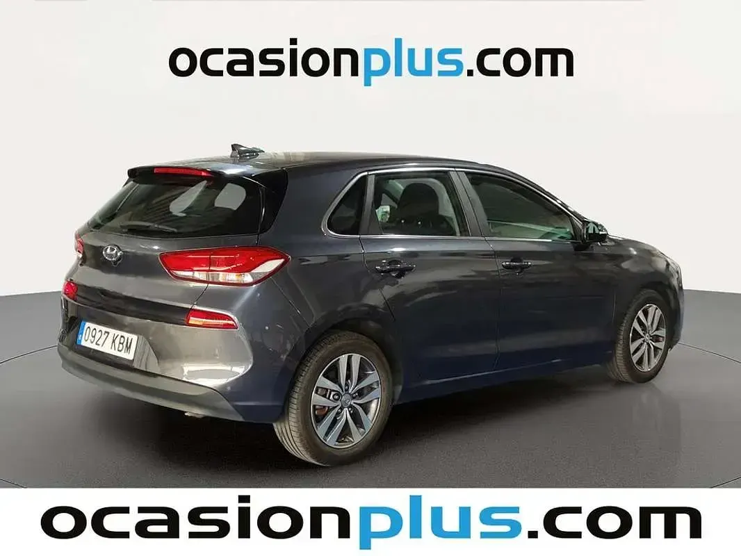 Usado Hyundai i30 110 CV (80 kW) 2017 Gris Utilitario