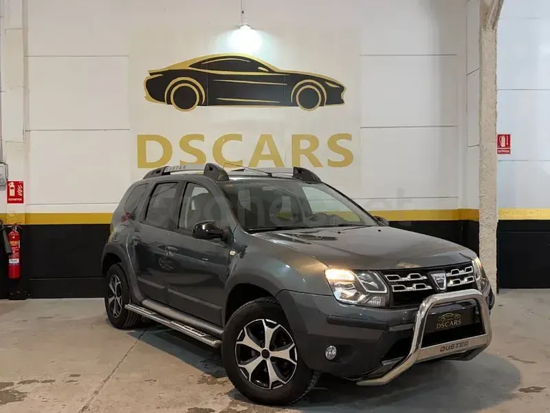Usado Dacia Duster 110 CV (80 kW) 2017 Gris / plata SUV