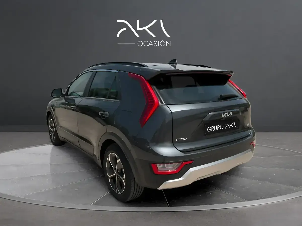 Usado Kia Niro 141 CV (103 kW) 2022 Negro SUV