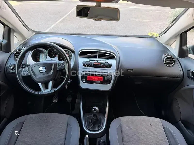 Usado Seat Altea XL Ecomotive 105 CV (77 kW) 2010 Blanco Monovolumen