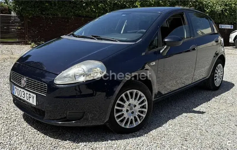 Usado Fiat Grande Punto Dynamic 77 CV (56 kW) 2009 Azul Utilitario