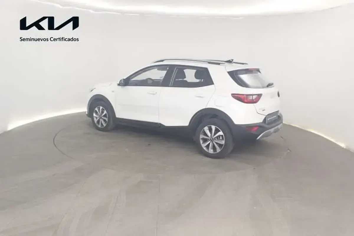 Usado Kia Stonic 101 CV (74 kW) 2025 Blanco SUV