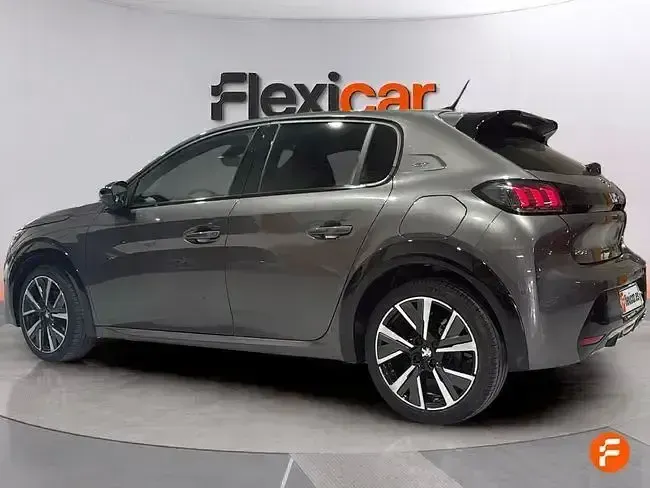 Usado Peugeot 208 GT 130 CV (95 kW) 2021 Gris Utilitario