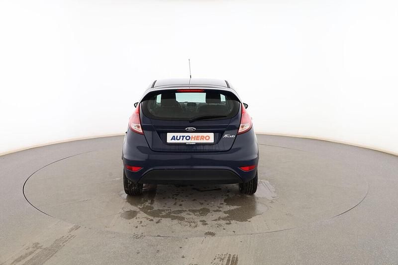 Usado Ford Fiesta Trend 82 HP (60 kW) 2015 Azul Sedan