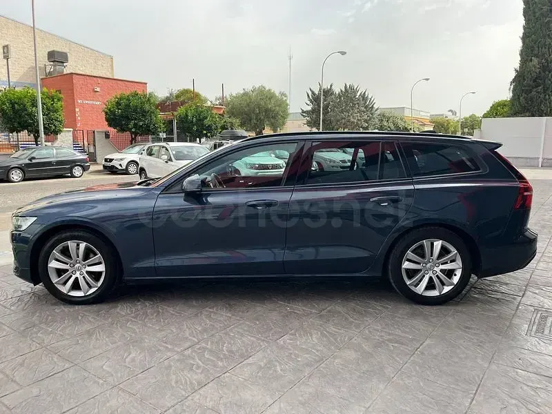 Usado Volvo V60 Momentum 150 CV (110 kW) 2018 Azul Familiar