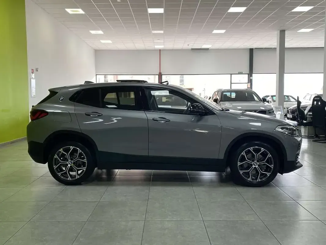 Usado BMW X2 Advantage 136 CV (100 kW) 2023 Gris SUV