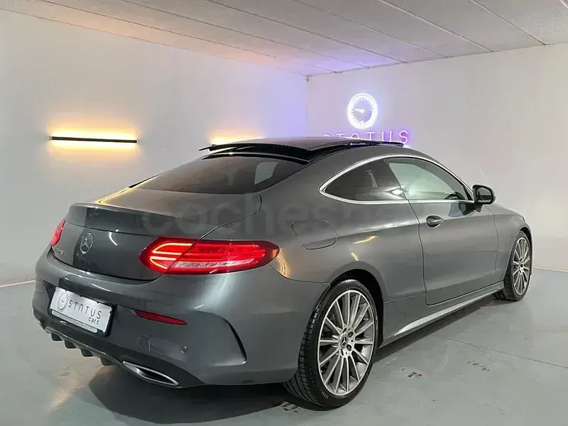 Usado Mercedes C220 194 CV (142 kW) 2019 Gris / plata Coupe