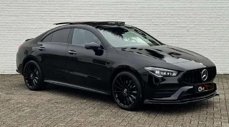 Negro Usado 2022 Mercedes CLA45 AMG AMG Berlina | 39.000 € - Imagen 1/4
