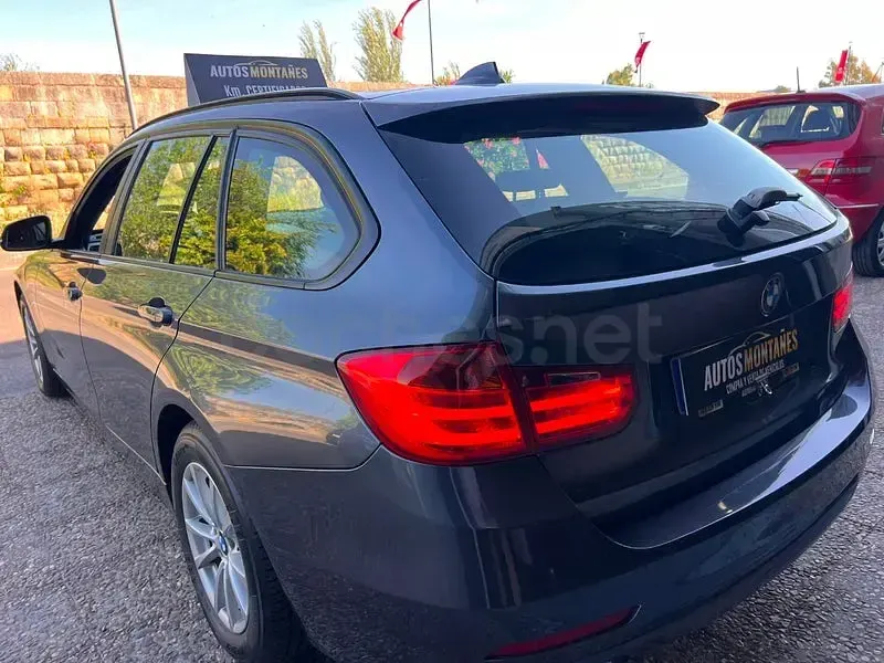 Usado BMW 318 Comfort Edition 150 CV (110 kW) 2015 Gris / plata Familiar