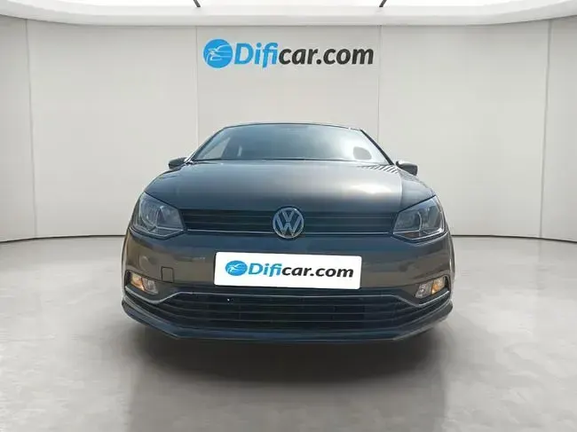 Usado VW Polo Advance 90 CV (66 kW) 2016 Gris Berlina