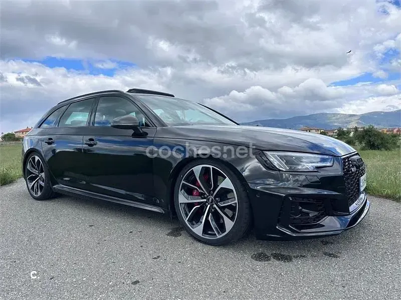 Usado Audi RS4 450 CV (330 kW) 2018 Negro Familiar