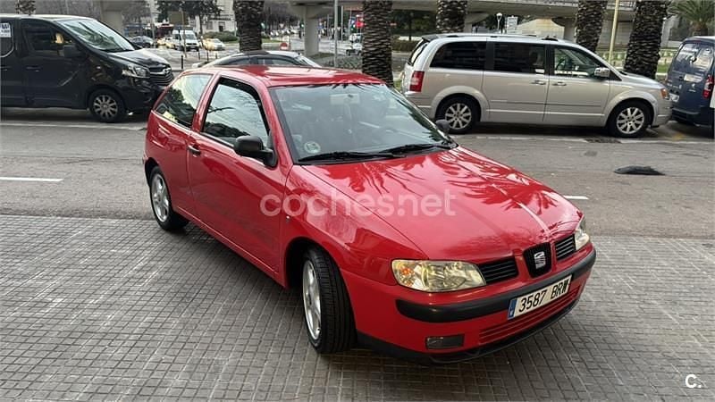 Usado Seat Ibiza 75 HP (55 kW) 2002 Vermelho Citadino