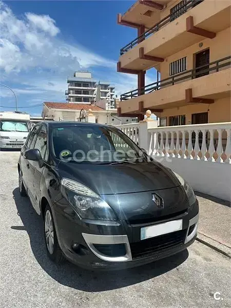 Usado Renault Scenic E-Tech 105 CV (77 kW) 2011 Negro Monovolumen