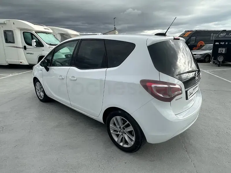 Usado Opel Meriva Selective 110 HP (80 kW) 2016 Branco Monovolume