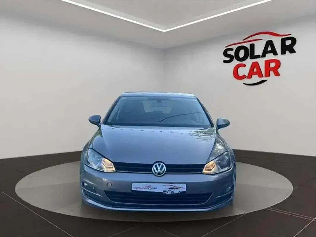 Usado VW Golf VII Advance 105 CV (77 kW) 2015 Gris Utilitario